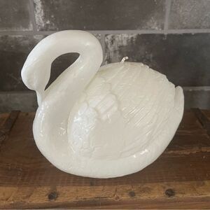 Large Swan Candle never been burned